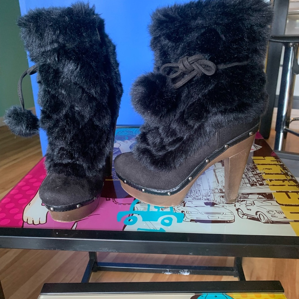 Black Heeled Boots with Faux Fur Trim